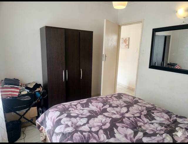 2 BEDROOM HOUSE FOR SALE IN STRETFORD